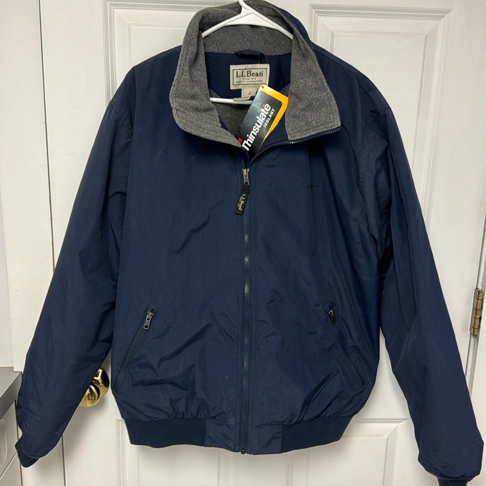 LL Bean men’s coat Sz reg L navy blue